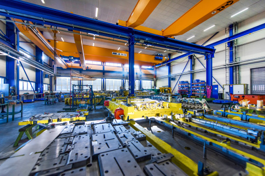 Industriehalle mit Maschienen