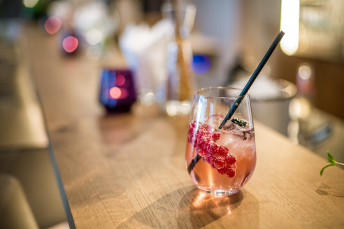 Cocktail an der Theke im Hotel