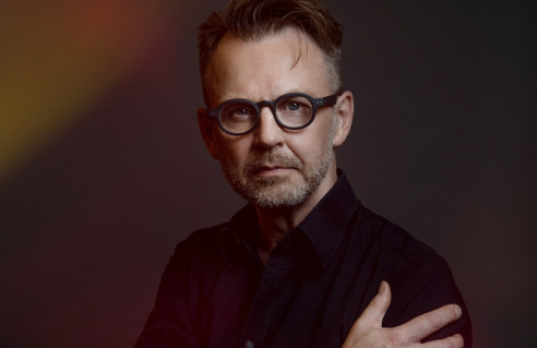 Modernes Portraitfoto eines Mannes